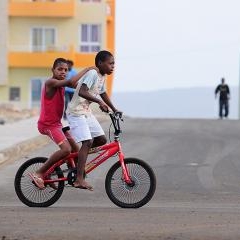 Cabo Verde streets and people — PAS-0325