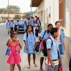 Cabo Verde streets and people — PAS-0348